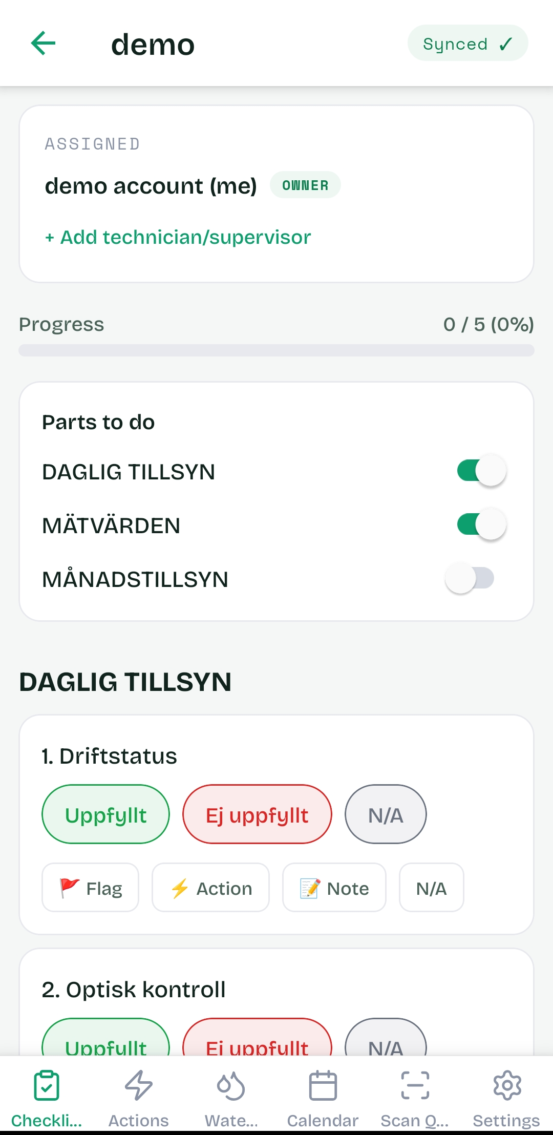 A technician filling in a checklist in the FieldSync app